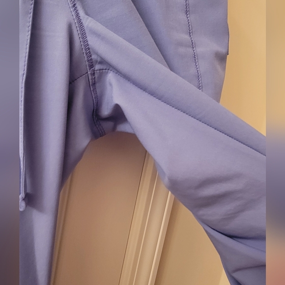 Cherokee infinity scrubs - Picture 9 of 9